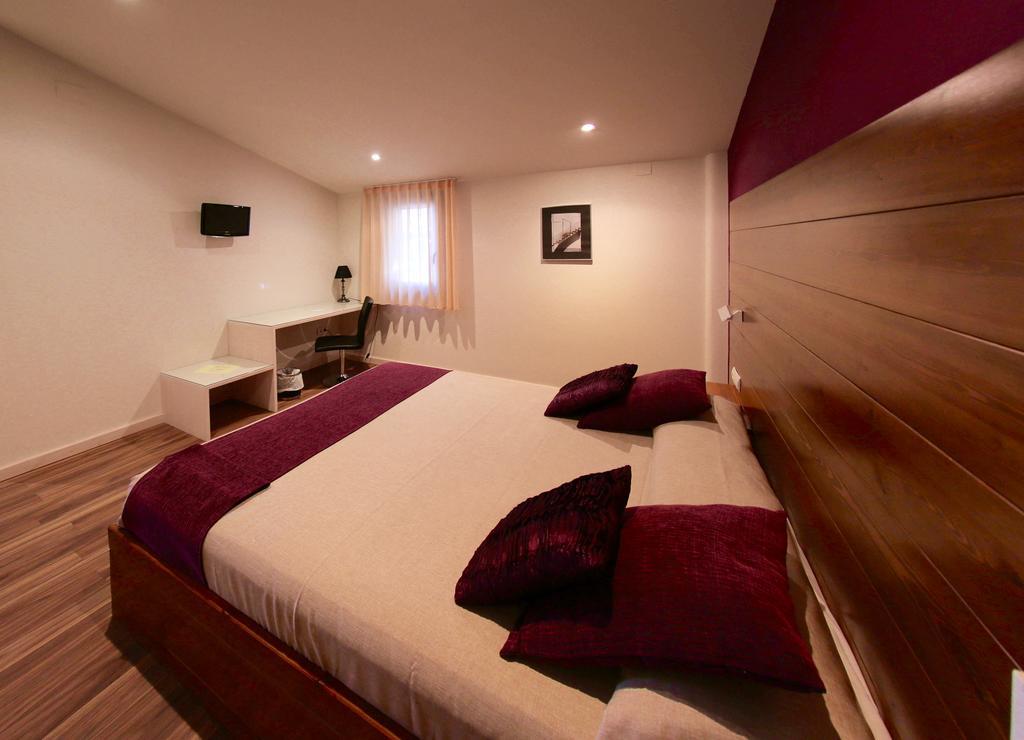 Hotel Mas Prades Deltebre Oda fotoğraf