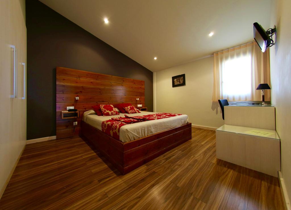 Hotel Mas Prades Deltebre Oda fotoğraf